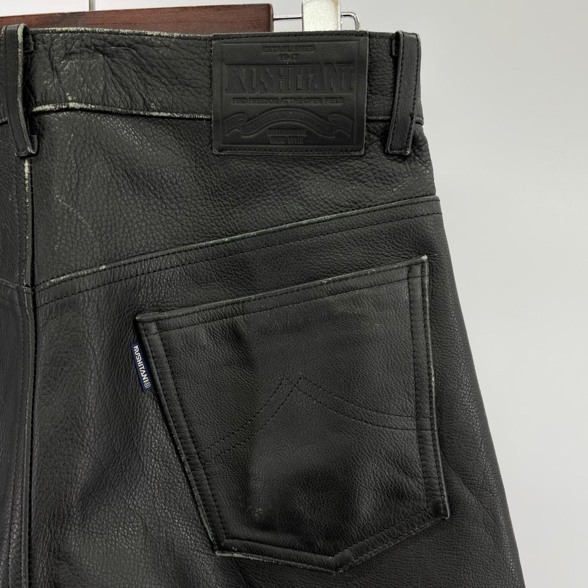 パンツ KUSHITANI 牛革 レザーパンツ L ブラック