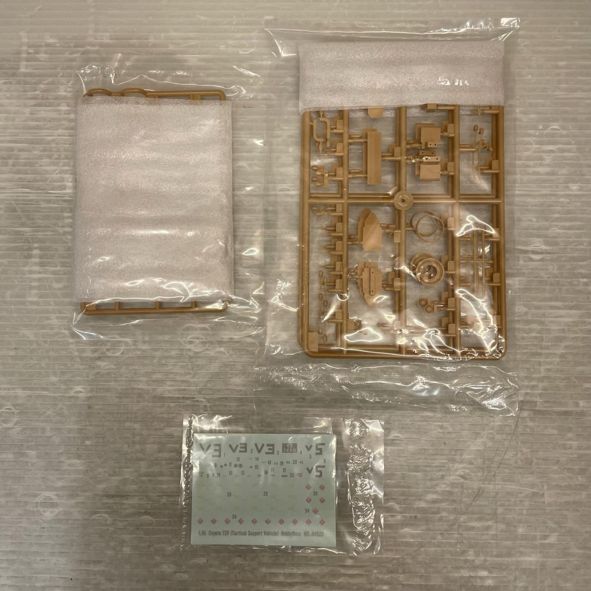 1/35 イギリス コヨーテ TSV ファイティングヴィークルシリーズ HOBBY BOSS ミリタリープラモ