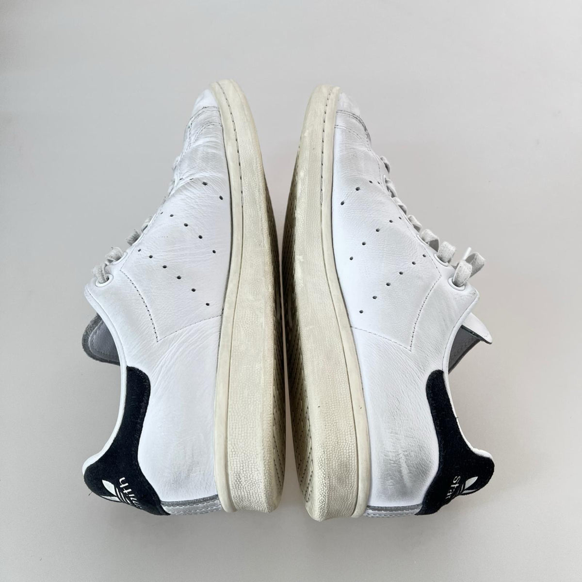スニーカー stan smith 白 スウェード 黒 (27.5) 27.5cm (US9 1/2 UK9 EU45) ホワイト