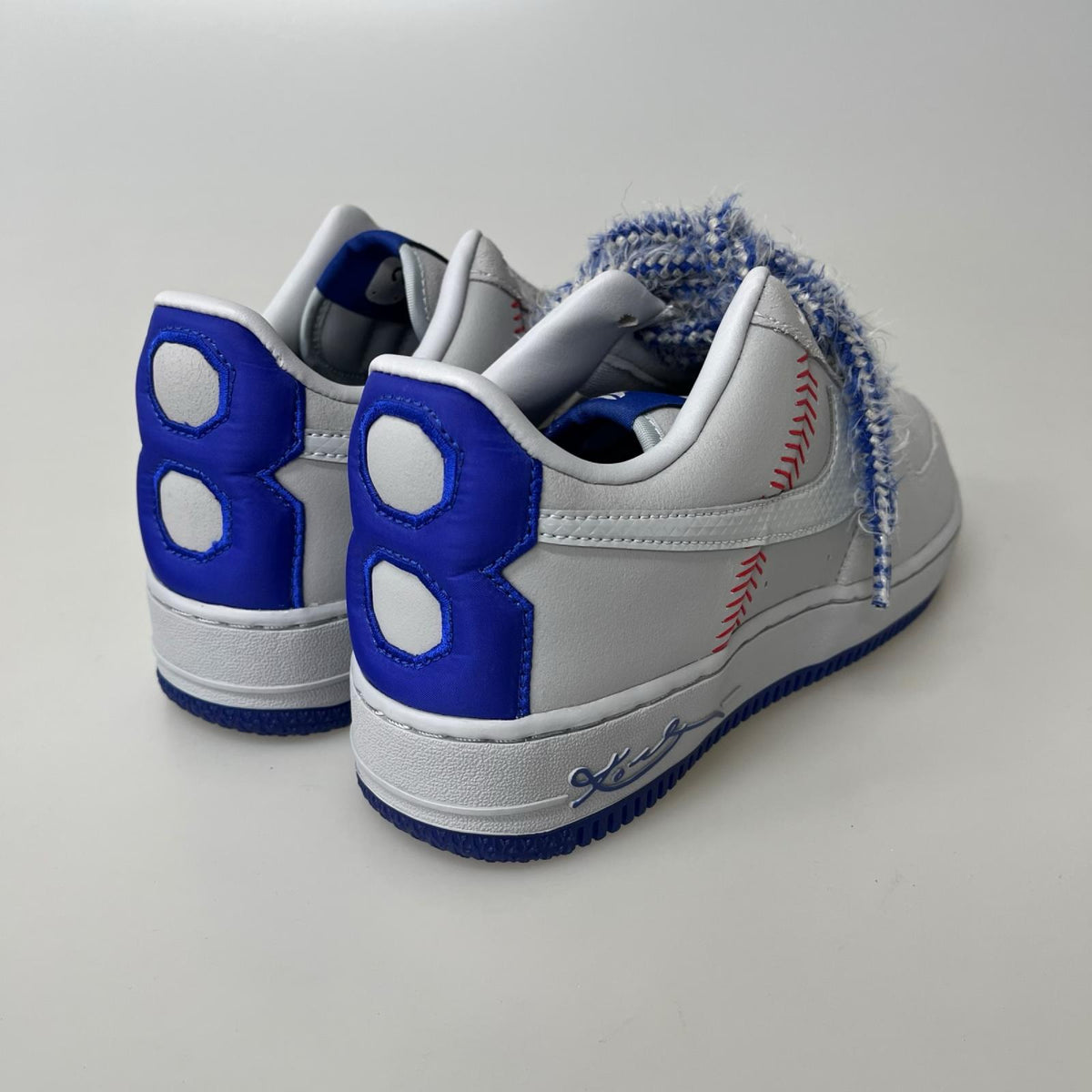 スニーカー 26年 ×Kobe Bryant Wolf Grey and Rush Blue 26cm (US8 UK7 1/2 EU42)
