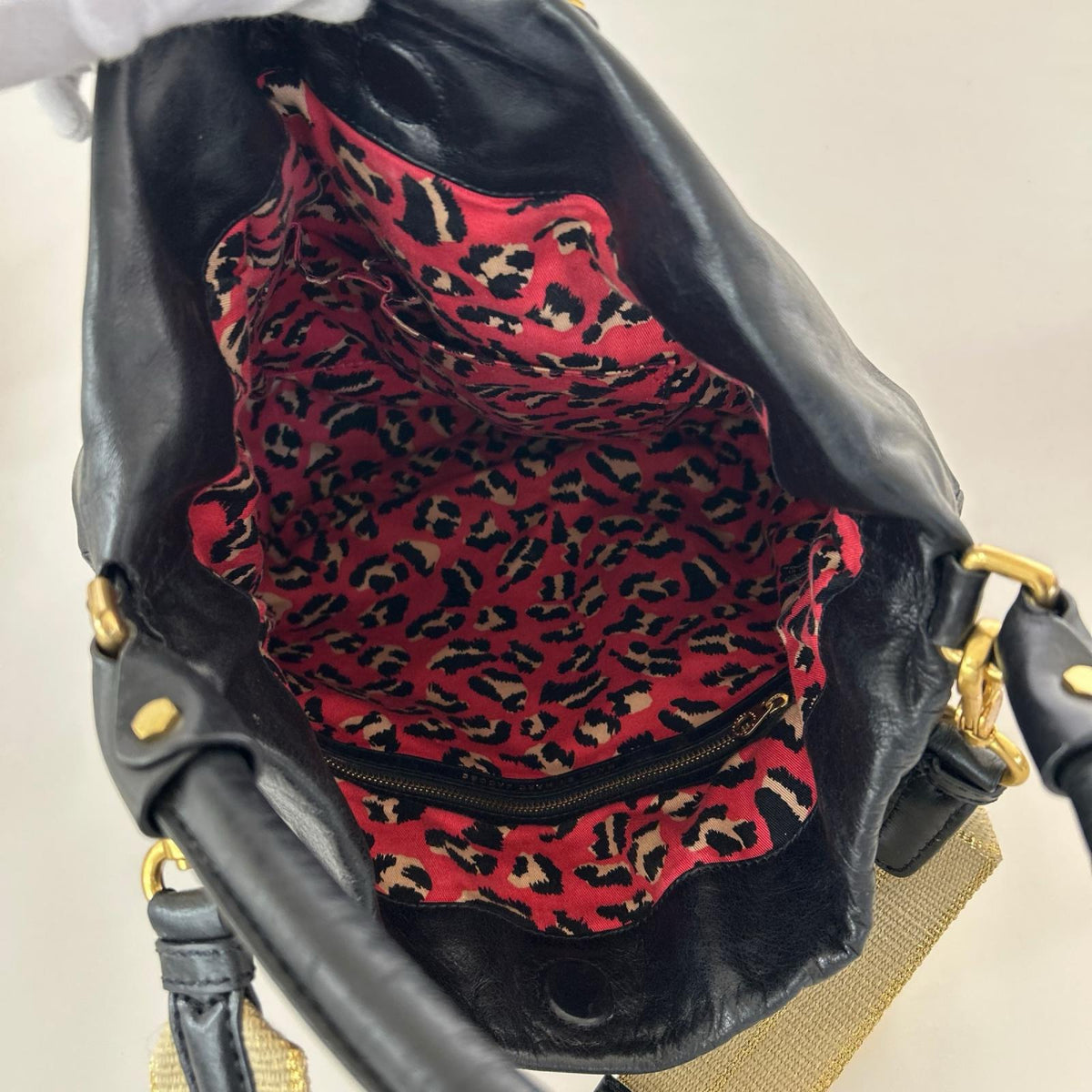 ショルダーバッグ classic Q Hillier Hobo プレートレザーバッグ ブラック
