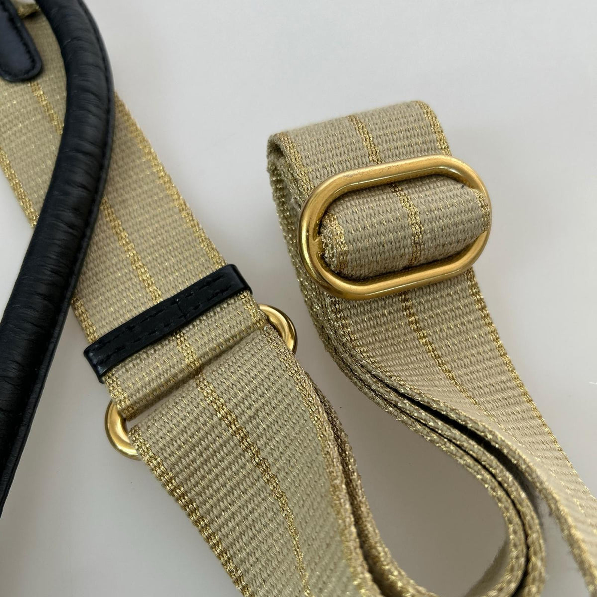ショルダーバッグ classic Q Hillier Hobo プレートレザーバッグ ブラック