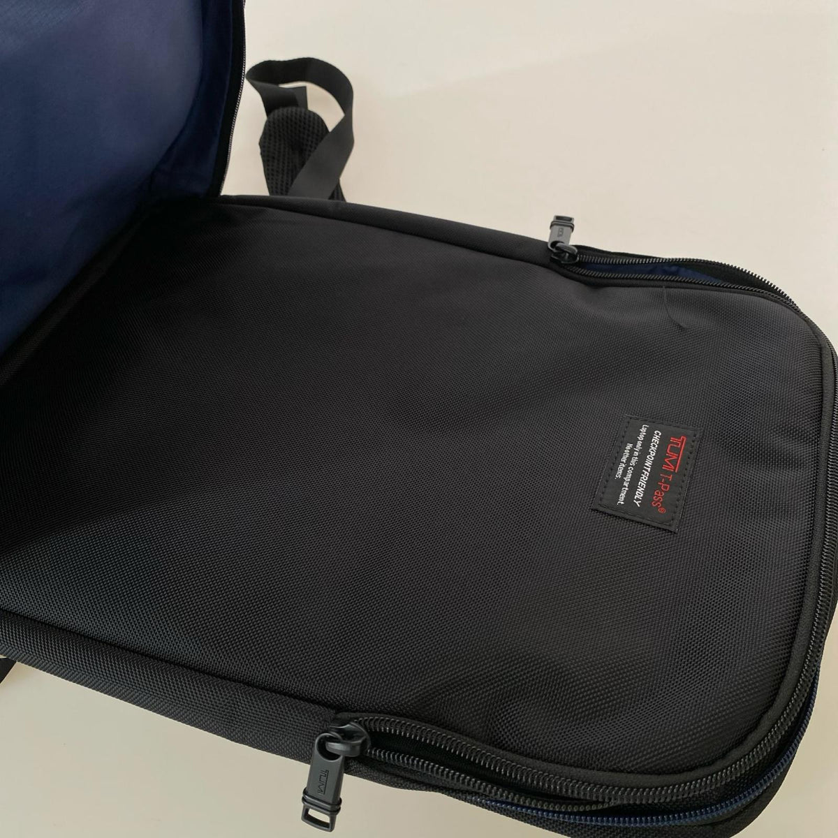 リュック・デイパック TUMI ALPHA3 バックパック ブラック×ネイビー ブラック