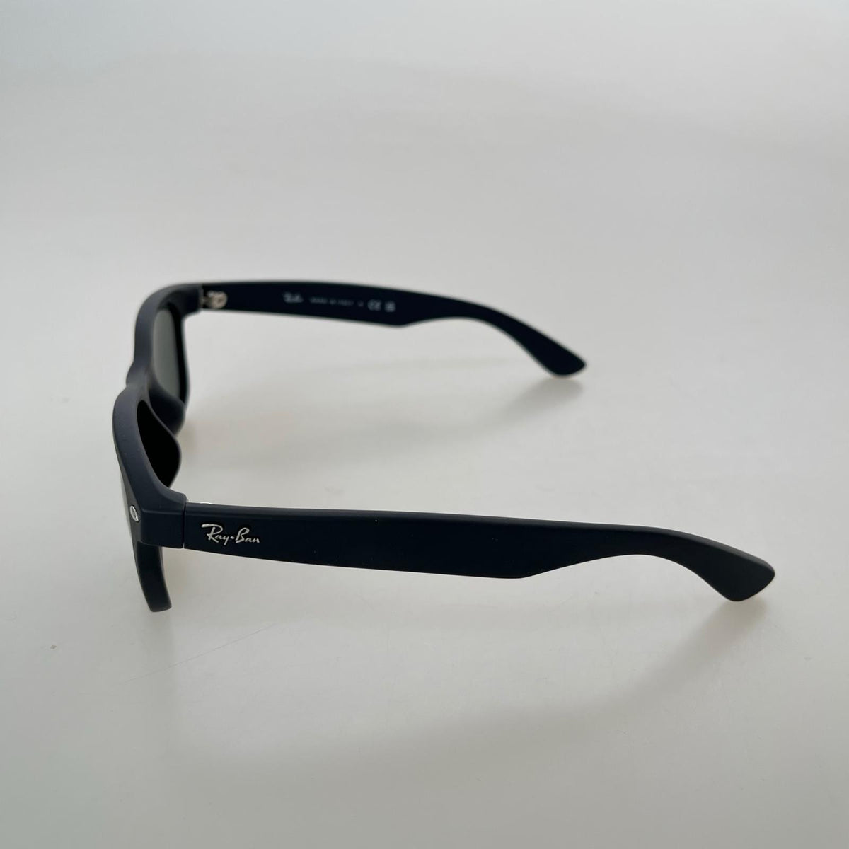 その他アクセサリー RB 2132-F NEW WAYFARER MATTE サングラス ブラック