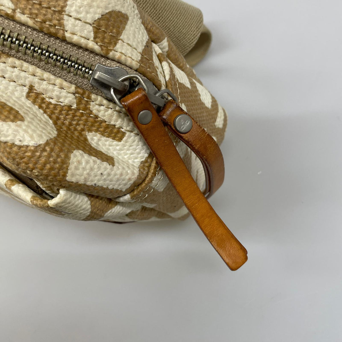 ショルダーバッグ Vivienne Westwood ショルダーバッグ ベージュ
