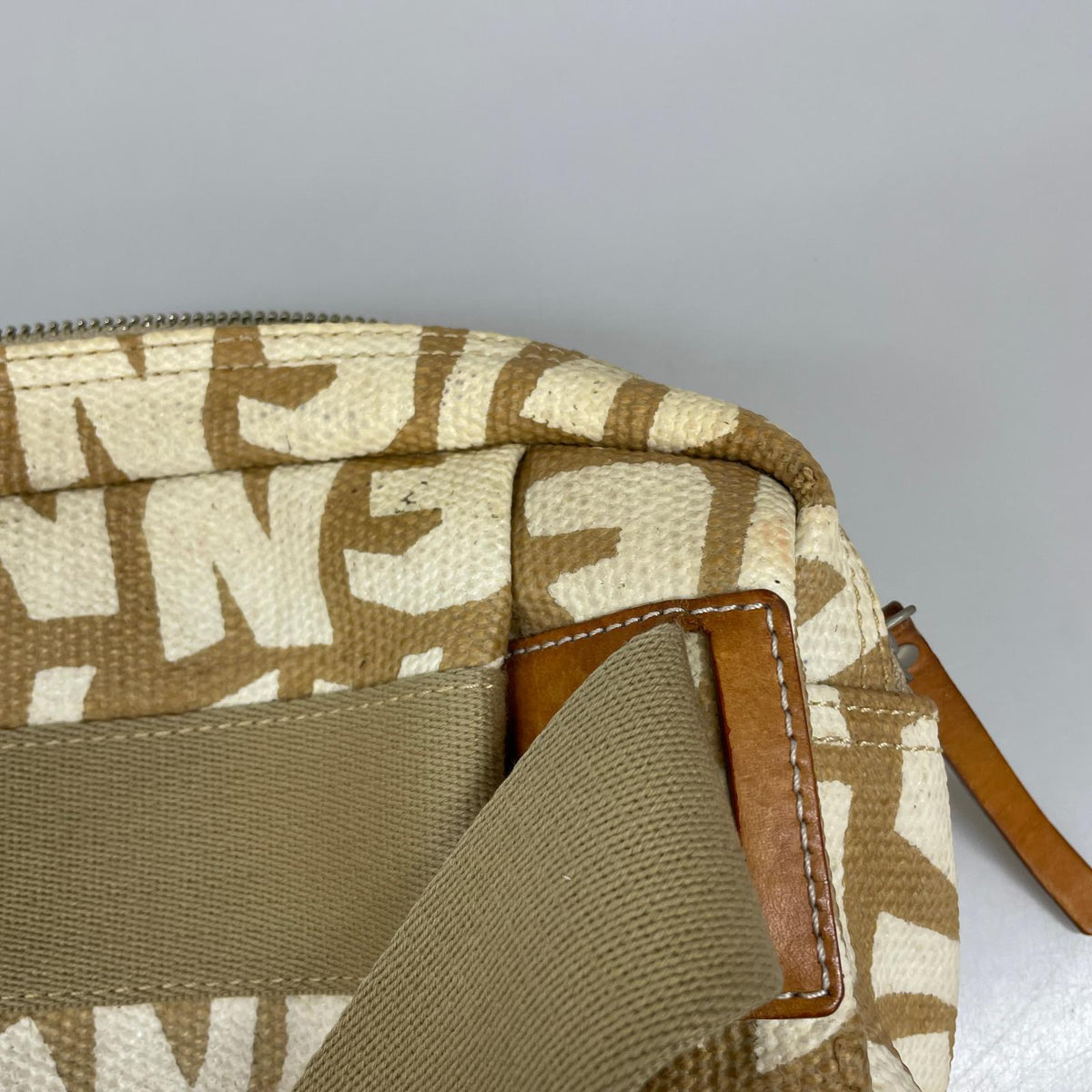 ショルダーバッグ Vivienne Westwood ショルダーバッグ ベージュ
