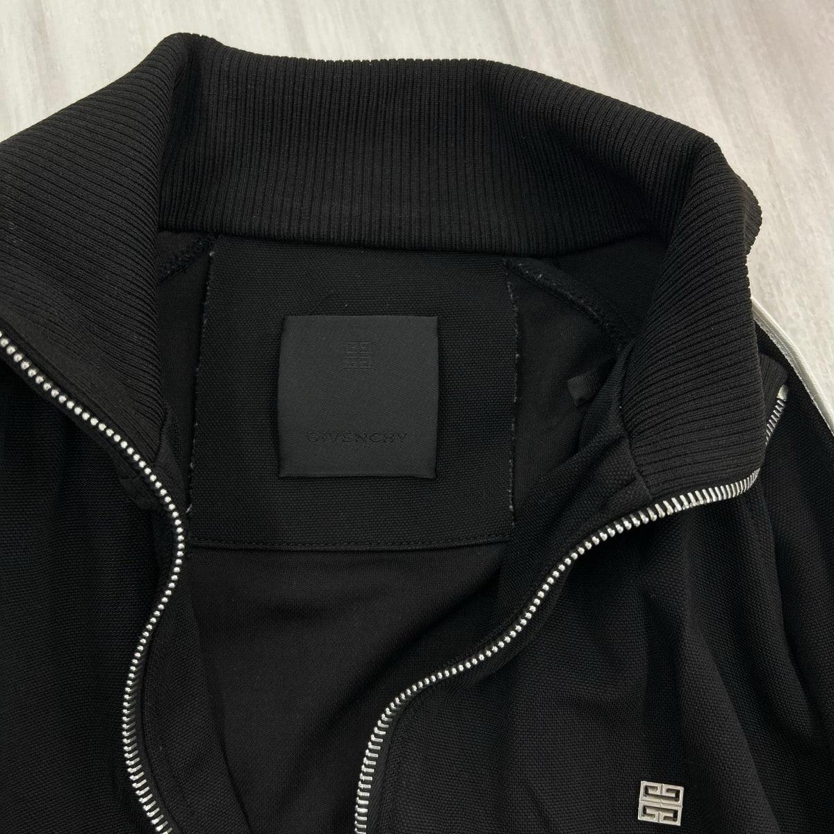 ジャケット 22ss ロゴ ジャガード トラックジャケット 黒 XS ブラック