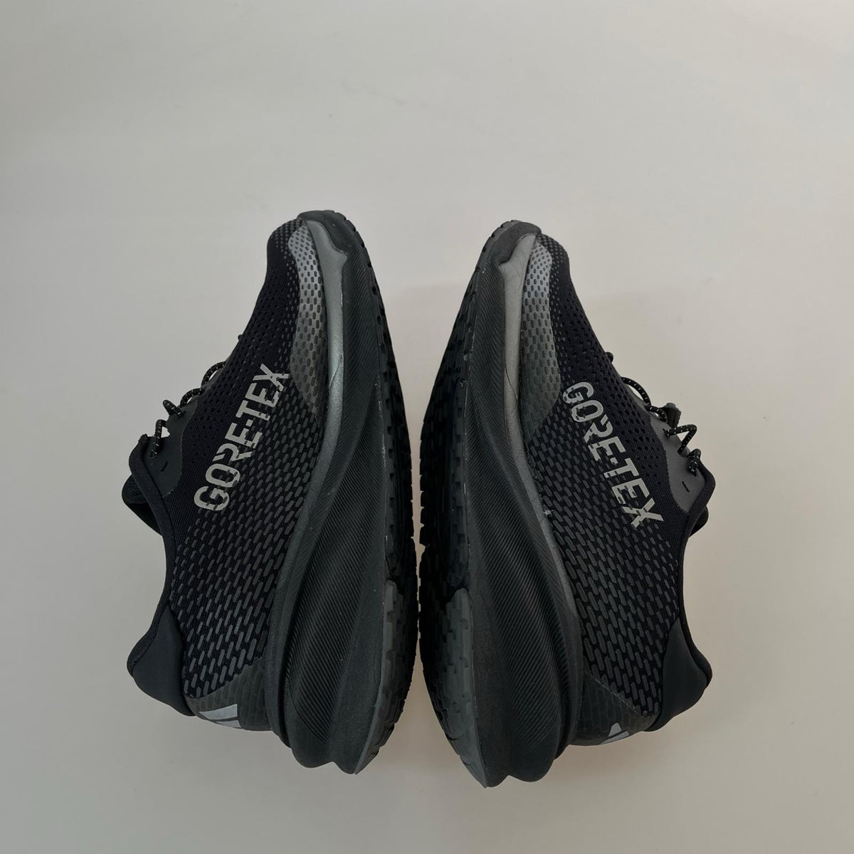 スニーカー Supernova Gore-Tex(26.0) 26cm (US8 UK7 1/2 EU42) ブラック