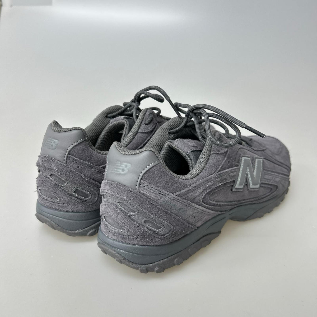 スニーカー 2040 30cm (US12 UK11 1/2 EU50) グレー