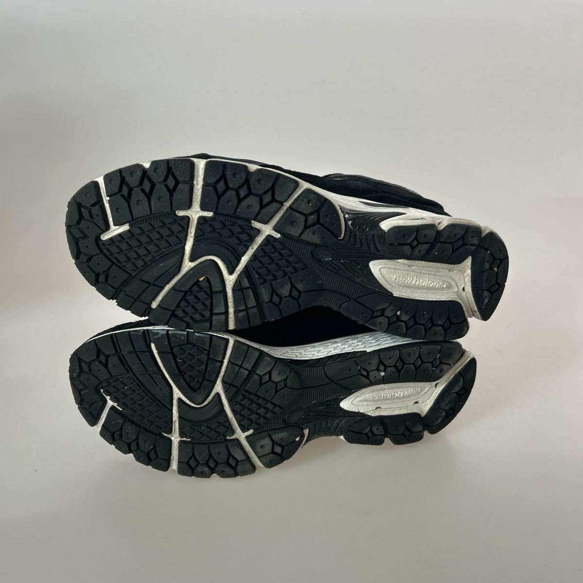 スニーカー M2002RBK BLK (28.5) 28.5cm (US10 1/2 UK10 EU47) ブラック