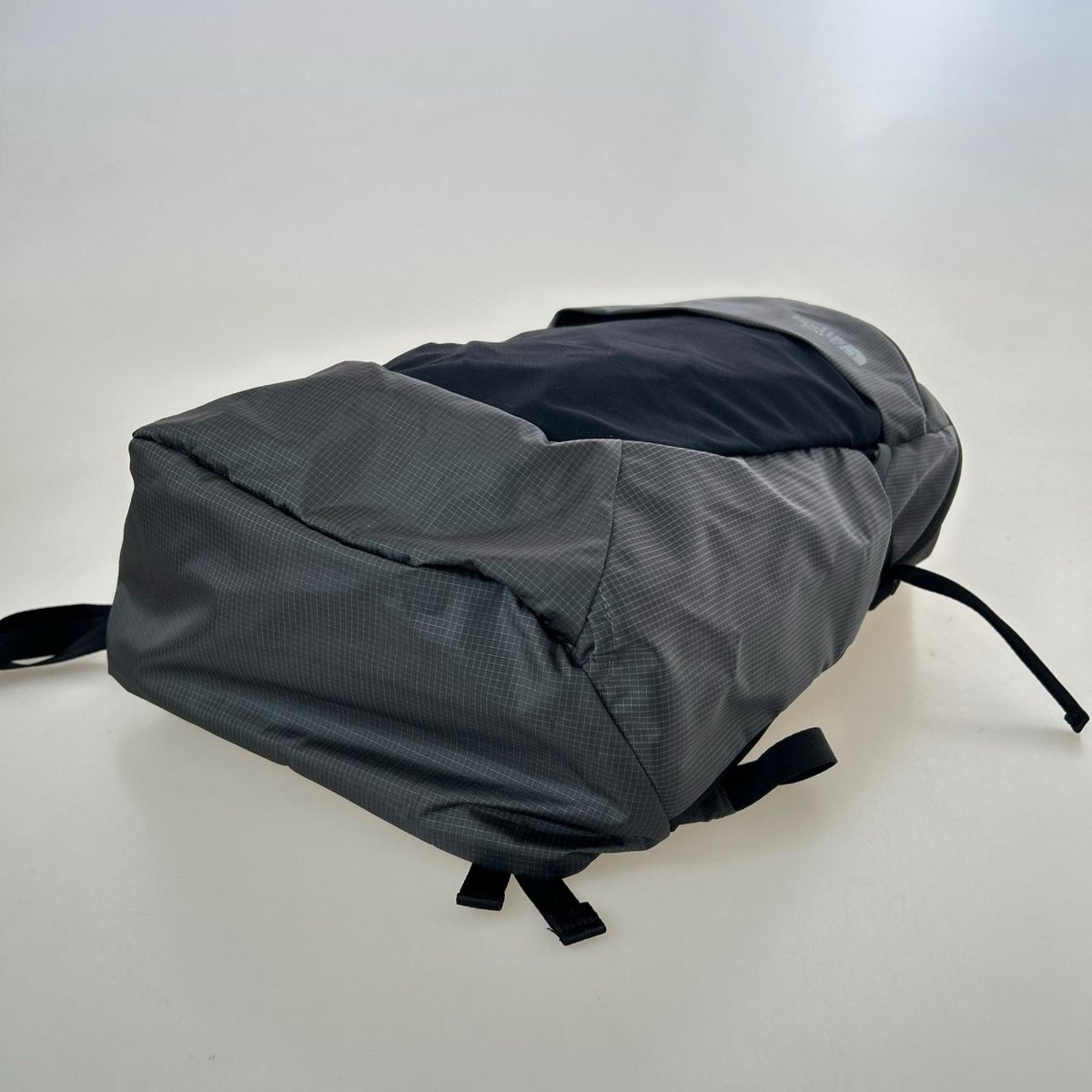 リュック・デイパック Hazy Day pack ヘイジーデイパック グレー