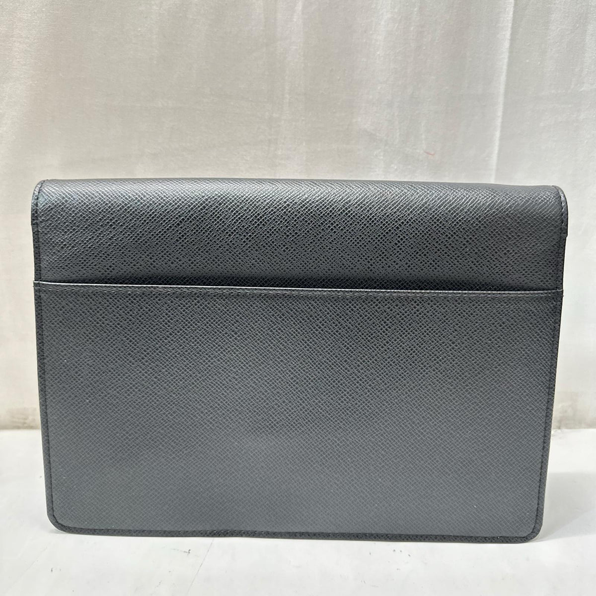 LV M30782 セレンガ タイガ レザークラッチバッグ