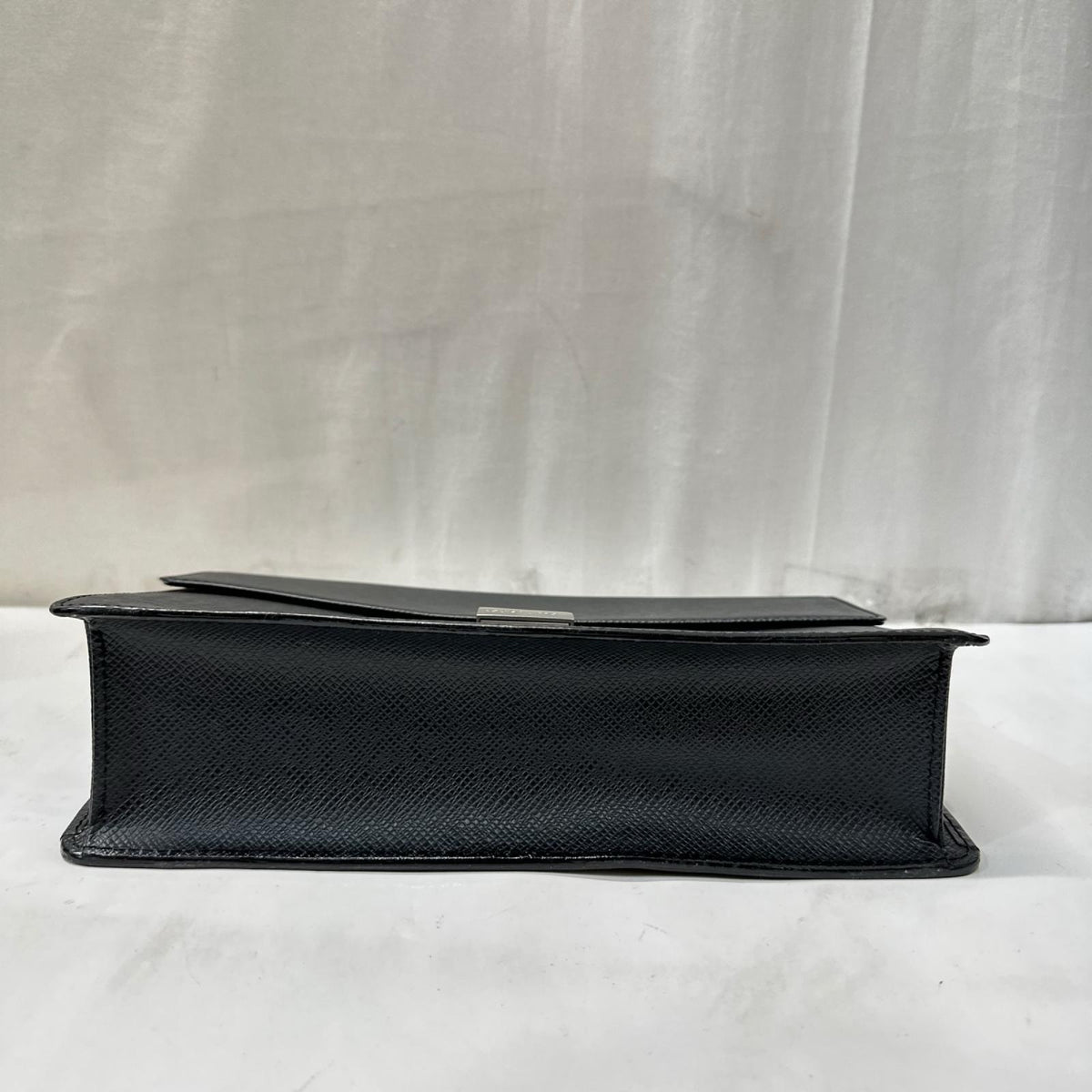 LV M30782 セレンガ タイガ レザークラッチバッグ