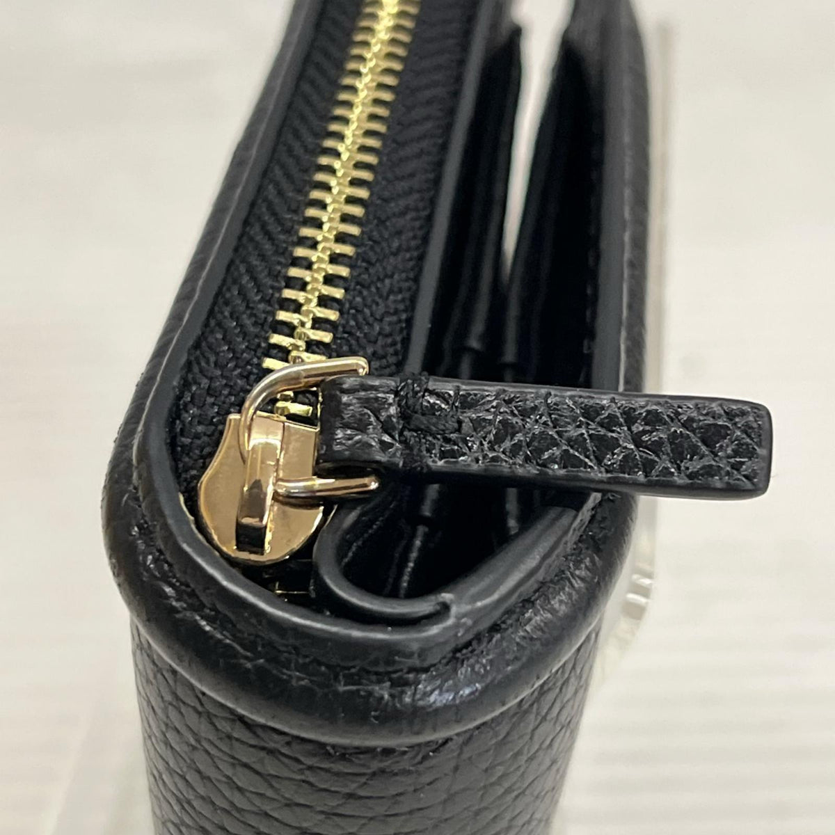 TORY BURCH ラウンドジップ 財布 黒