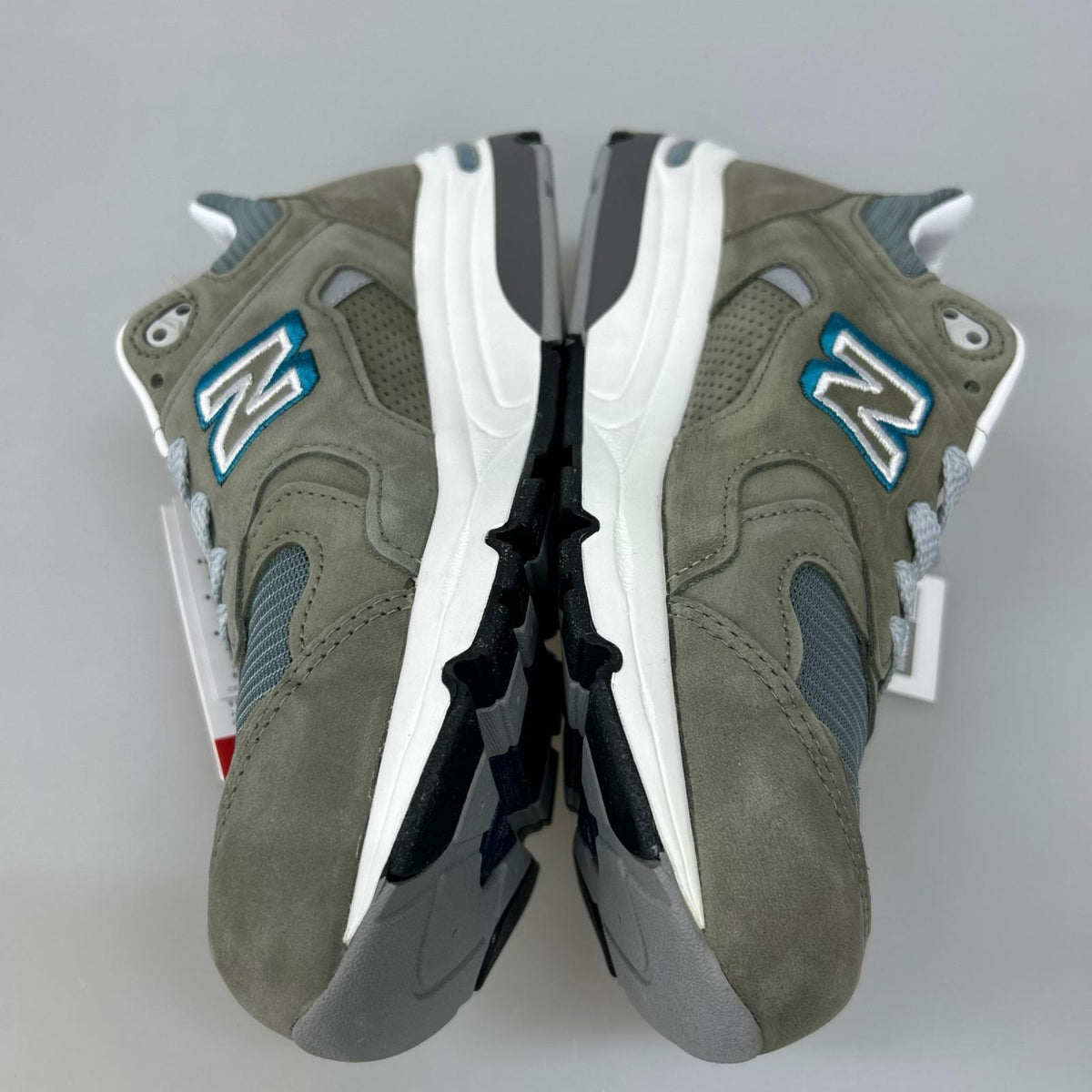 スニーカー M1700JP 26.5cm 26.5cm (US8 1/2 UK8 EU43) カーキ
