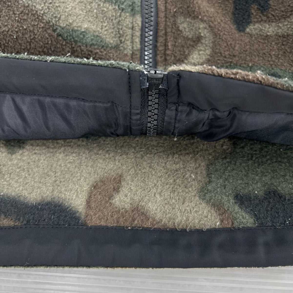 ジャケット FLEECE ZIP PARKA BIG LOGO 迷彩 (L) L