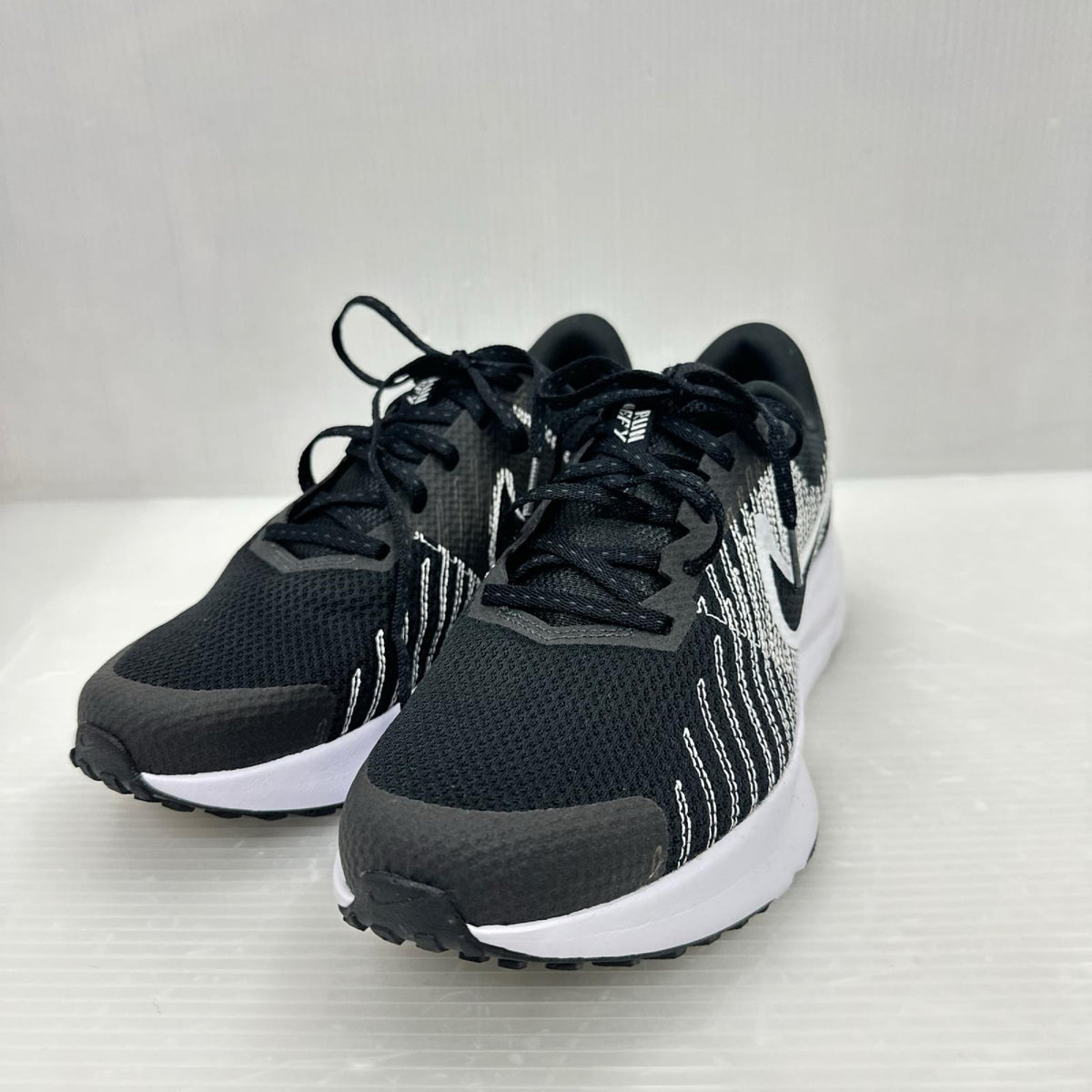 スニーカー RUN DEFY HM9594-004 白黒 26cm 26cm (US8 UK7 1/2 EU42)