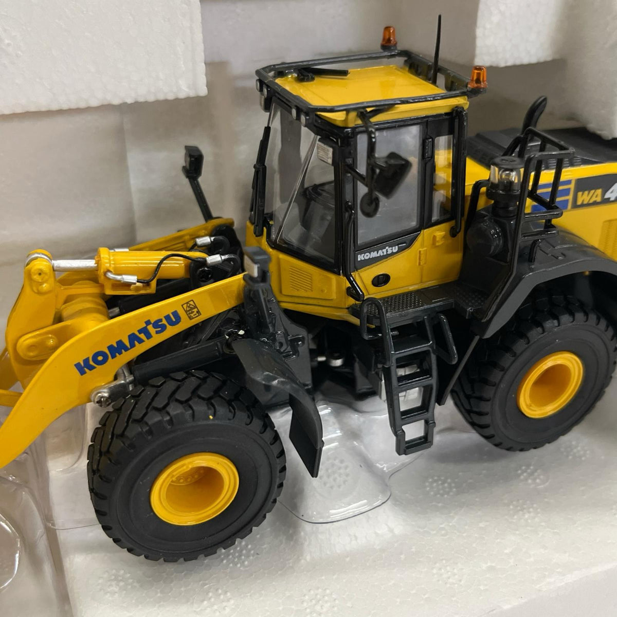 KOMATSU WA470-8 ホイールローダー 1/50 ダイキャストモデル KOMATSU ミニカーその他