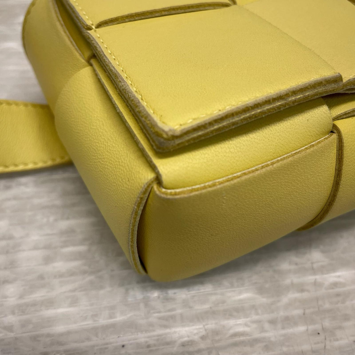BOTTEGA VENETA マキシイントレチャート カセットベルトバッグ