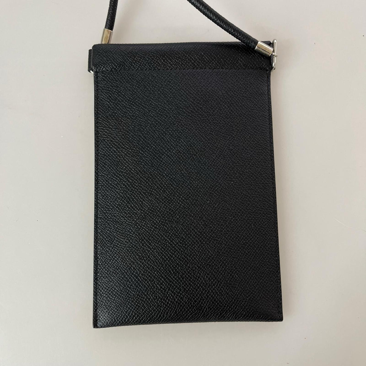 その他アクセサリー 23ss スマホショルダーレザーバッグ 黒 ブラック