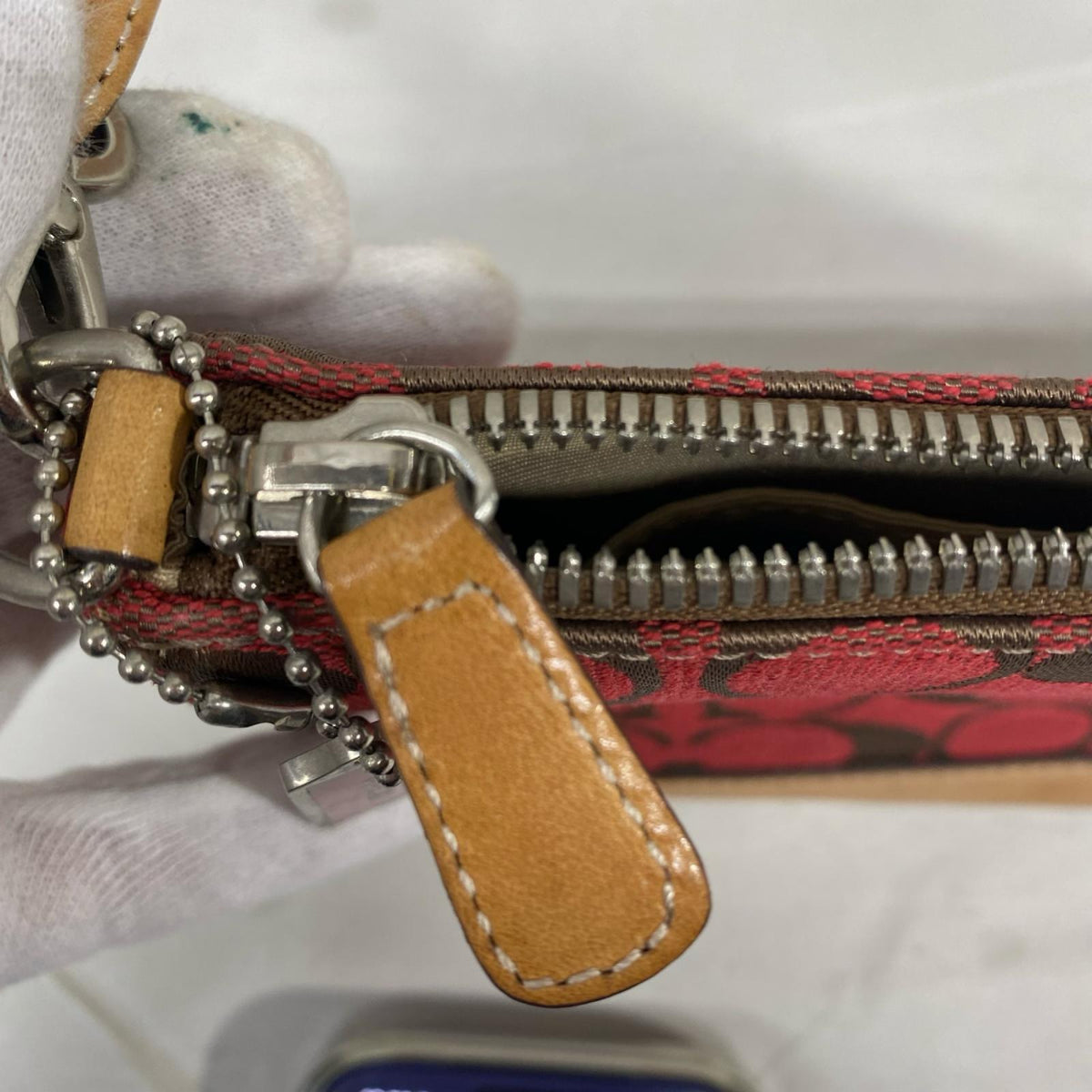 ワンショルダーバッグ シグネチャー 赤 D1J-6094