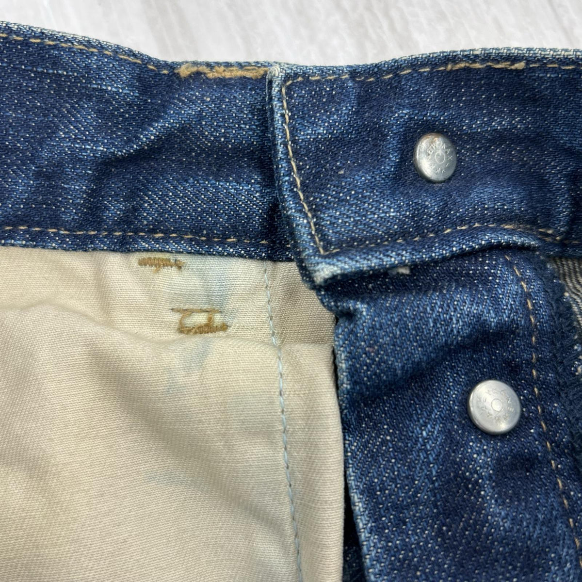 デニムパンツ 立体裁断 W32