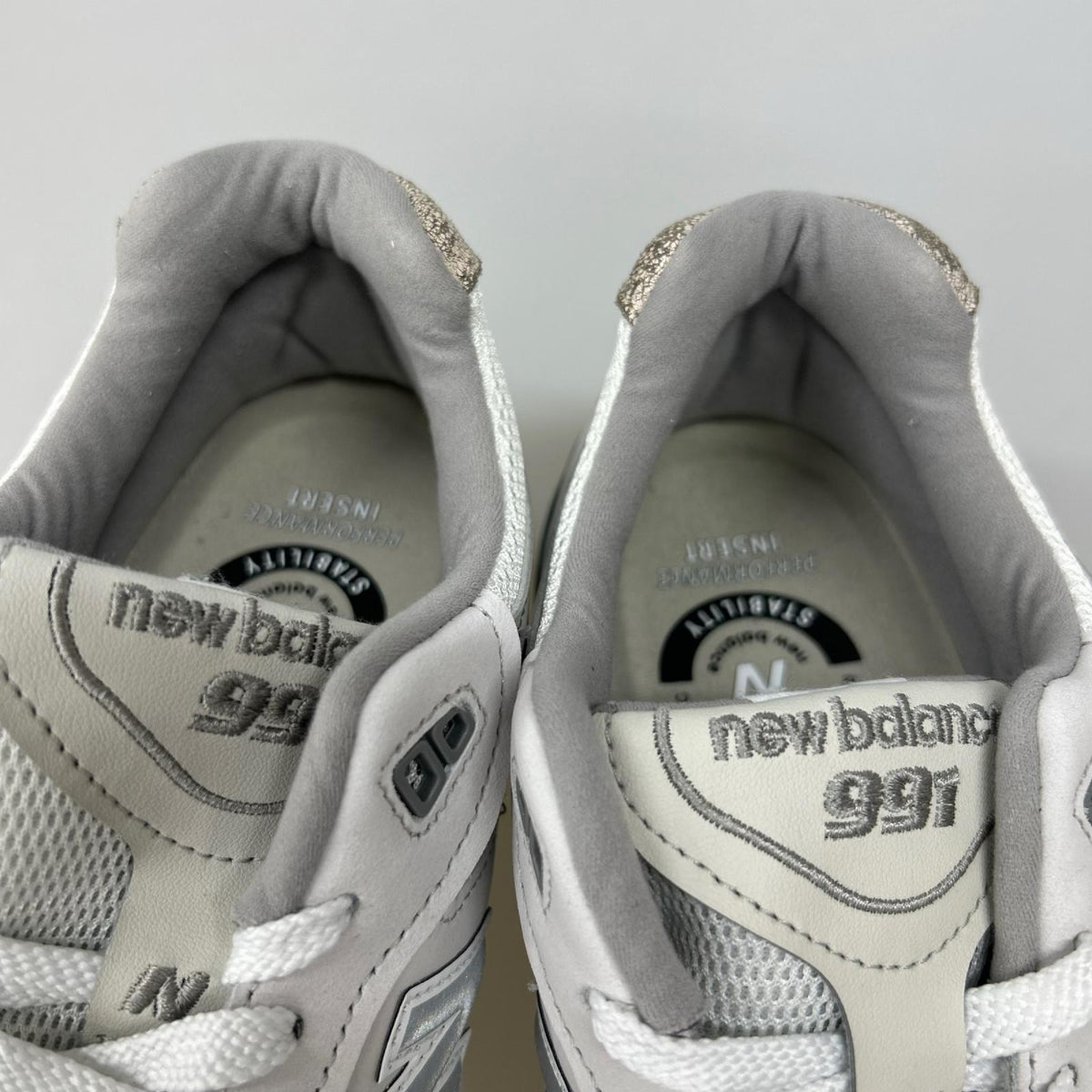 スニーカー NEW BALANCE M991FLB スターホワイト (UK9) グレー