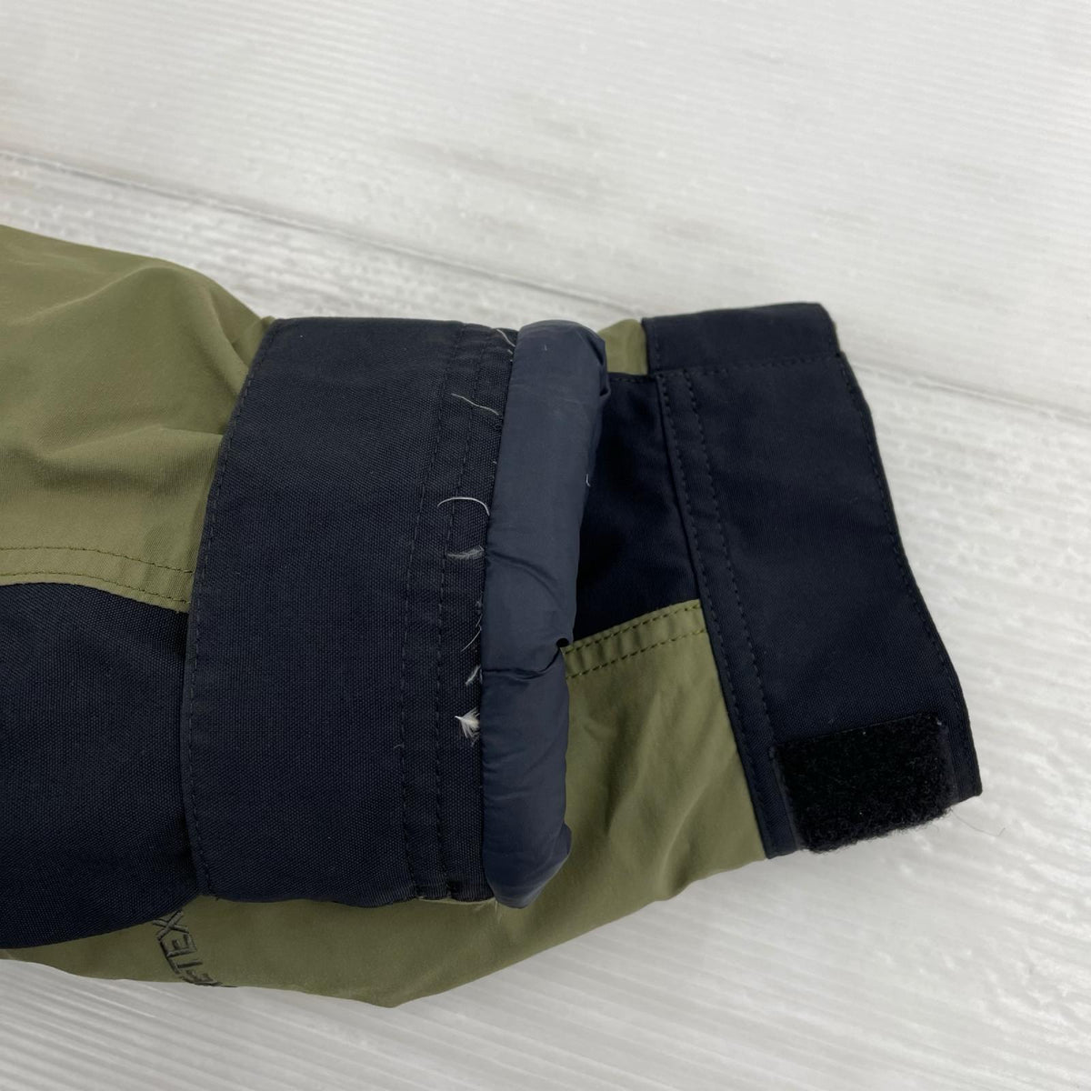 ダウンジャケット MOUNTAIN DOWN JACKET L カーキ