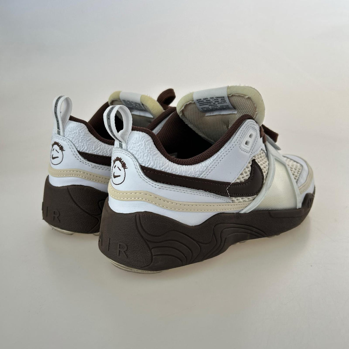 スニーカー TRAVIS SCOTT ZOOM FIELD JAXX 28cm (US10 UK9 1/2 EU46)