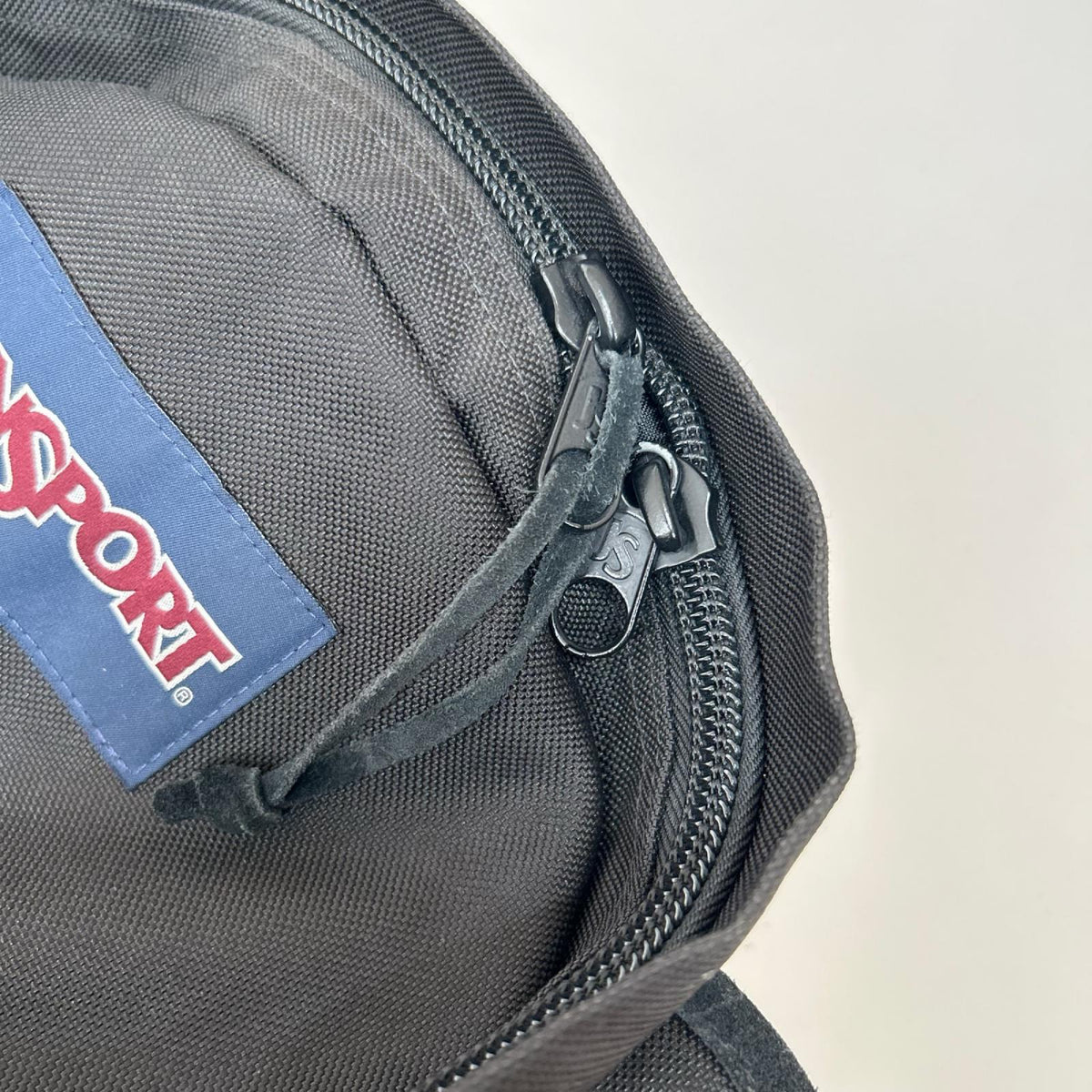リュック・デイパック JANSPORT THE APARTMENT ブラック