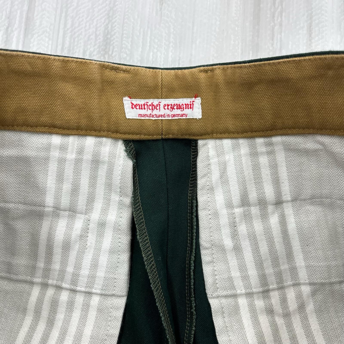 パンツ 0423048 STIFF COTTON 2-TUCK TROUSERS 緑 グリーン