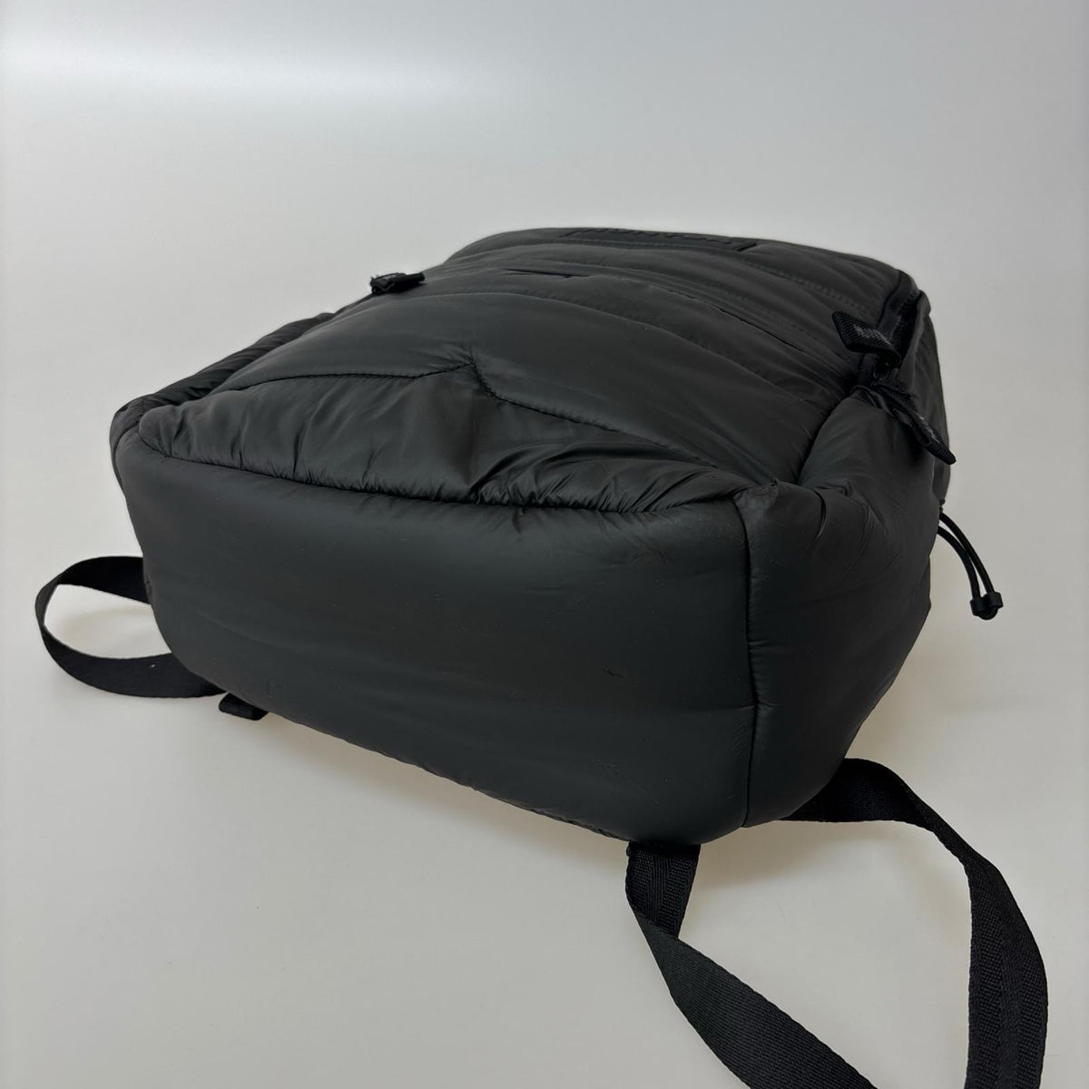 リュック・デイパック ORIGINAL PUFFER BACKPACK 黒 ブラック