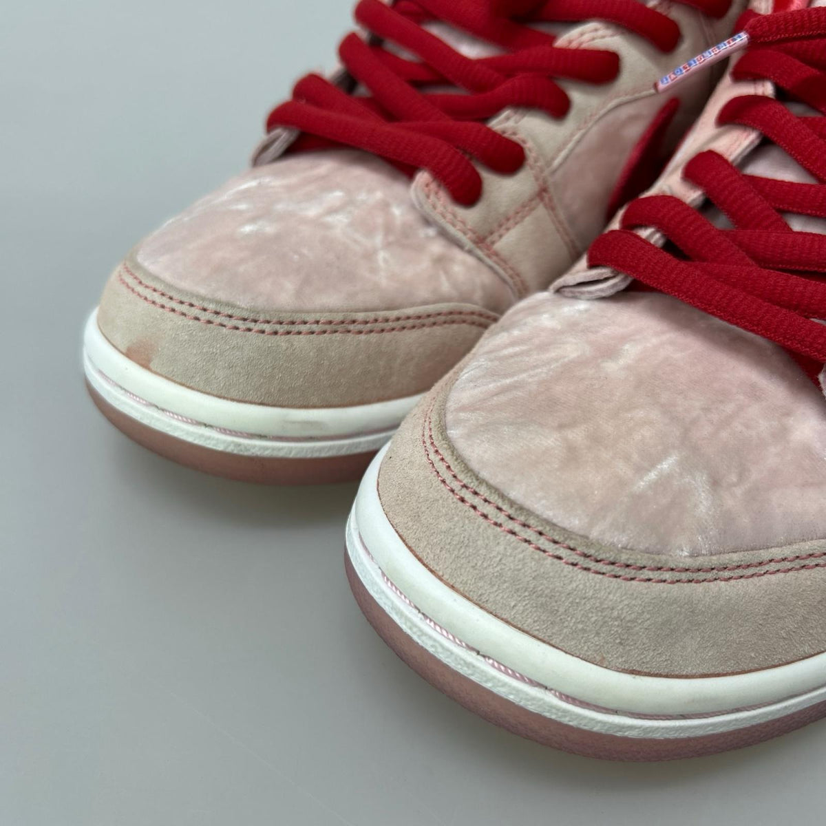 スニーカー ×Strangelove Dunk Low "Valentine’s Day 27cm (US9 UK8 1/2 EU44) ピンク
