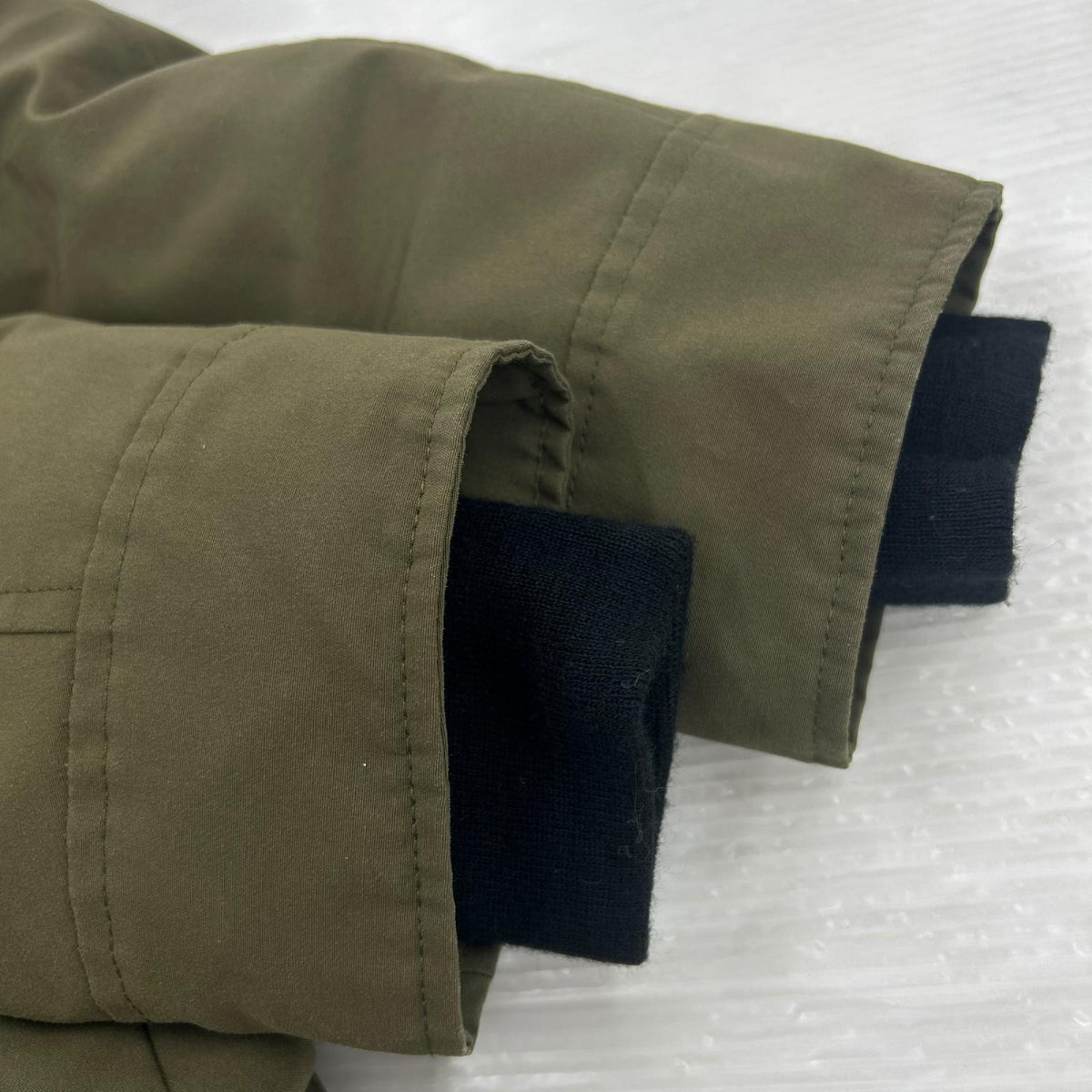 ダウンジャケット CANADA GOOSE ダウンジャケット M カーキ