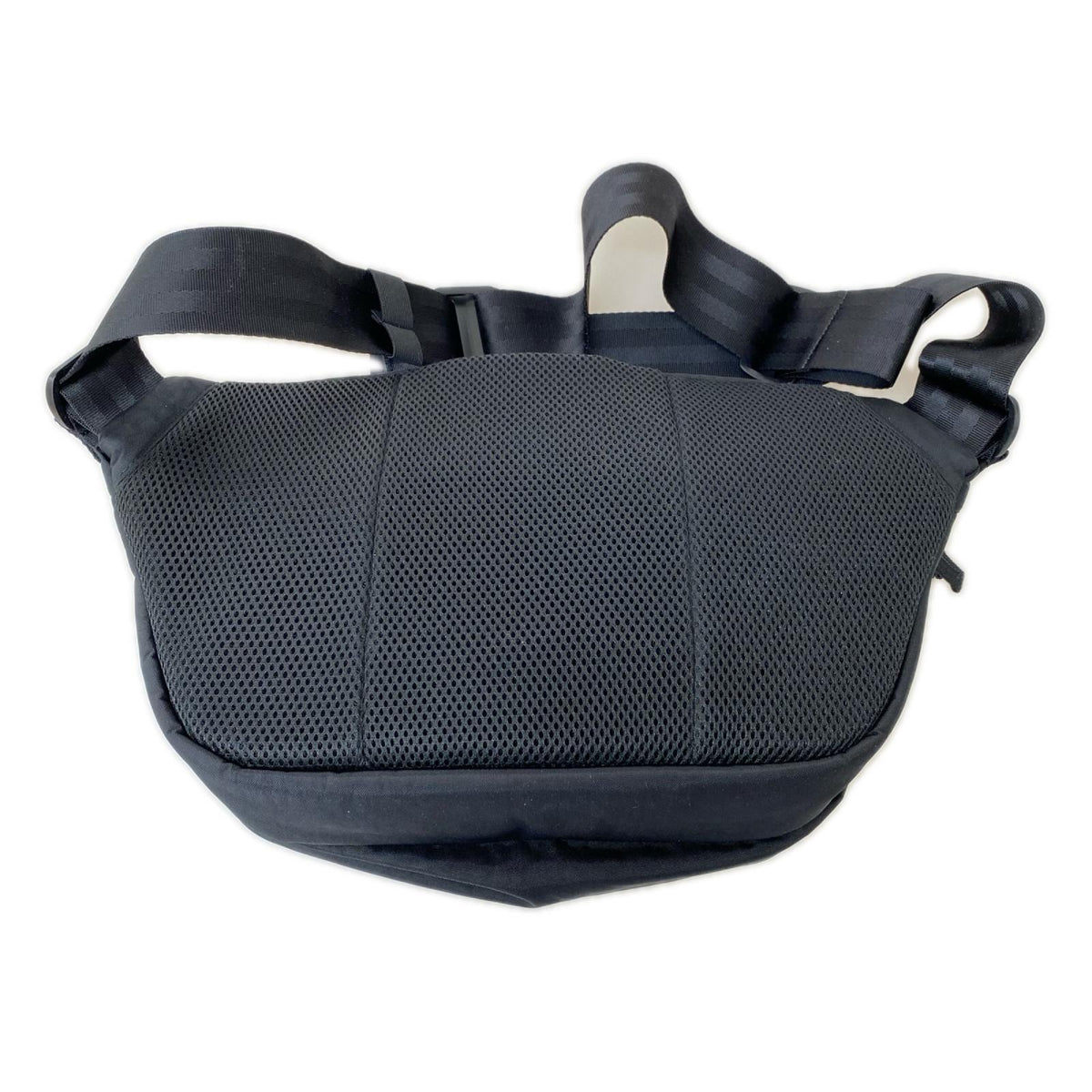 ショルダーバッグ BOT FLAP SLING 8L BLK ブラック
