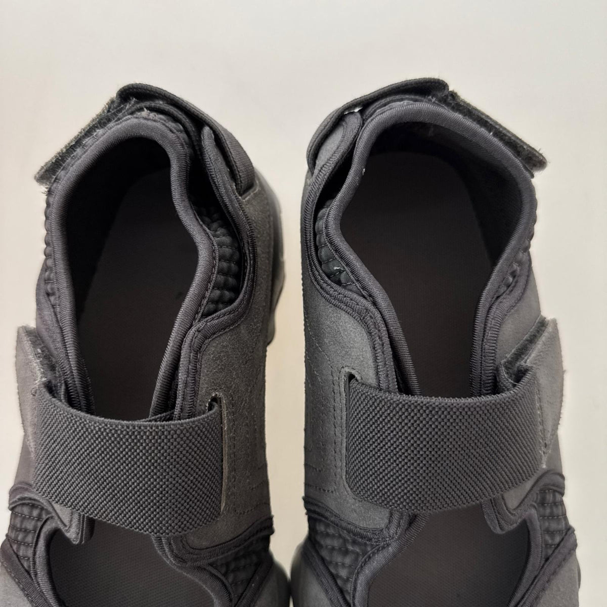 スニーカー NIKE AIR RIFT (27.5) グレー 28cm (US10 UK9 1/2 EU46) グレー
