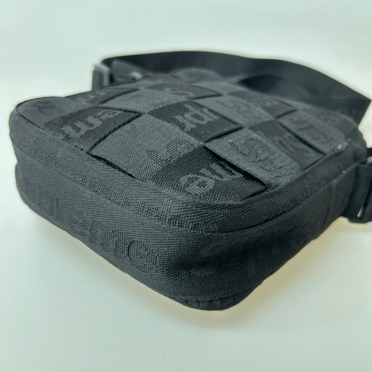 ショルダーバッグ Woven Shoulder Bag ブラック