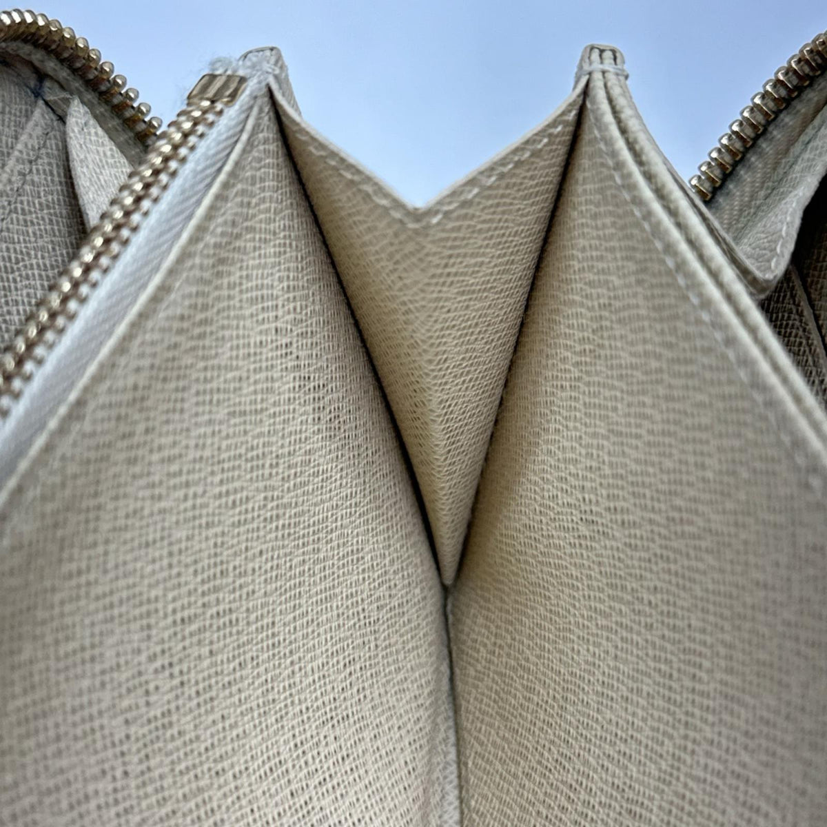LV ダミエ アズール ジッピーウォレット