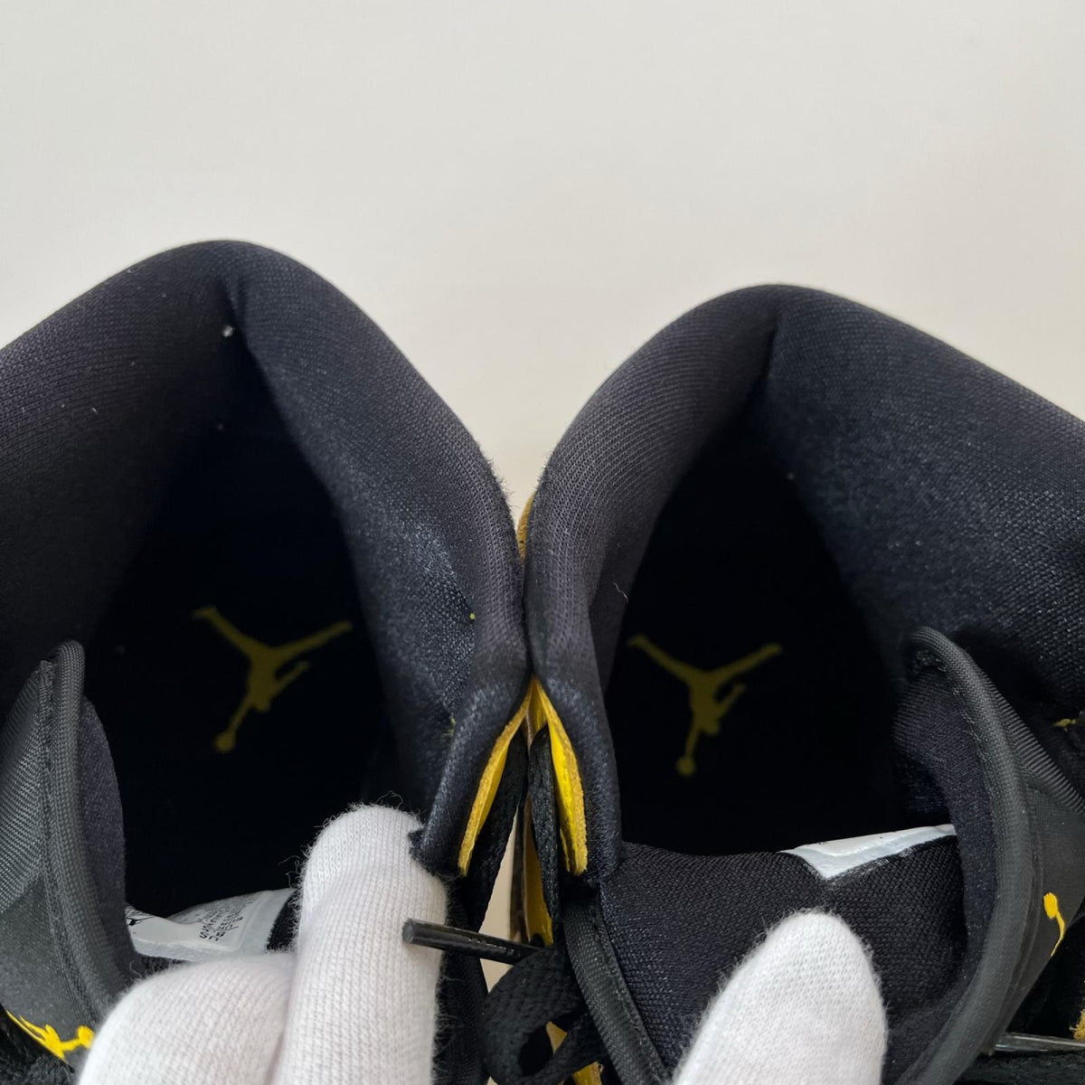 スニーカー Air Jordan 1 Mid SE イエロー (26.5cm) 26.5cm (US8 1/2 UK8 EU43)