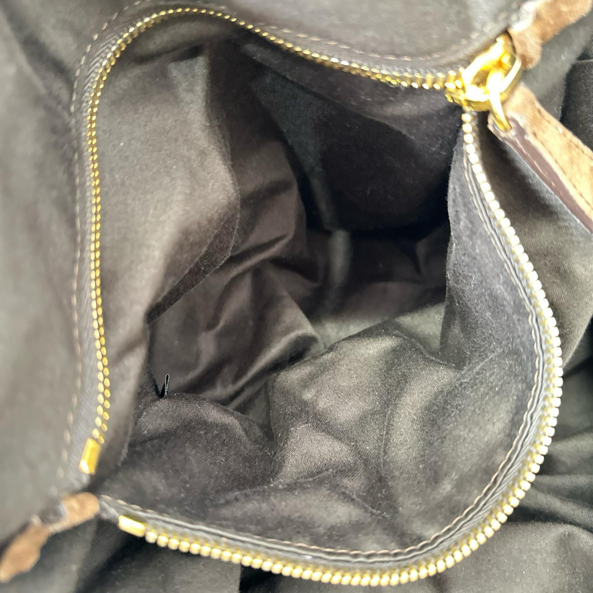 MIUMIU スウェード バッグ