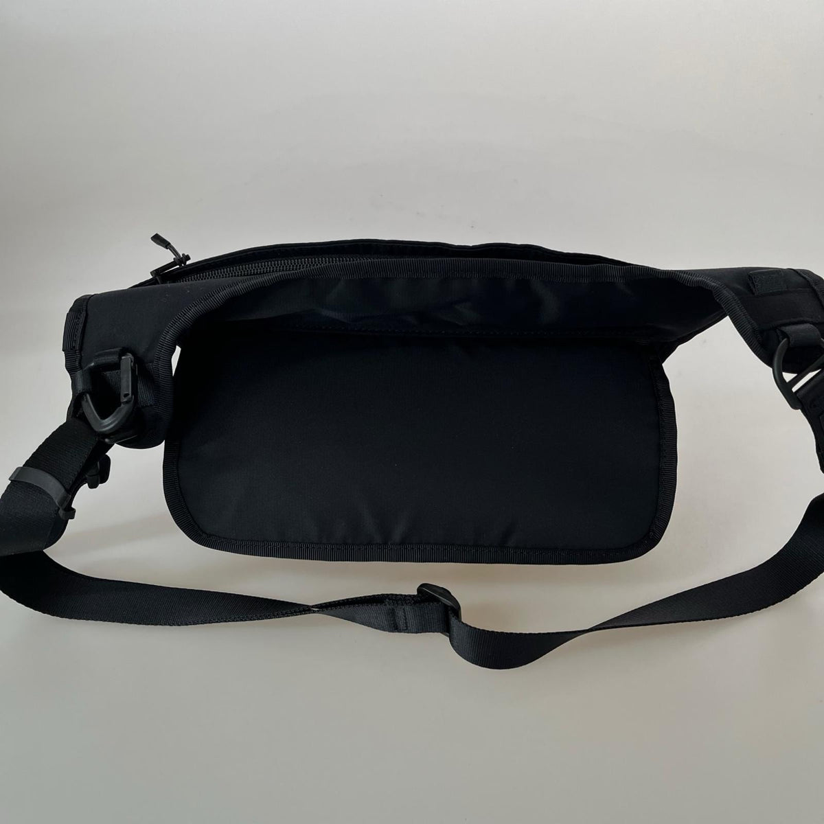 ボディバッグ face スリングバッグ 02870 黒 ブラック