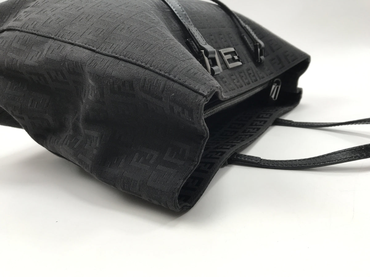 FENDI FF柄 ズッキーノ 黒 8BH133