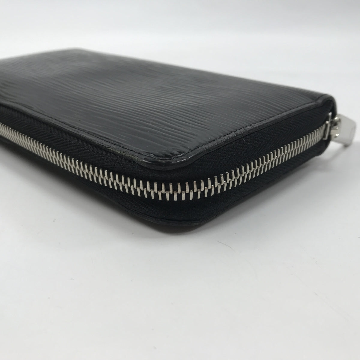 エピ エレクトリック ラウンドジップ M6007N CA0132