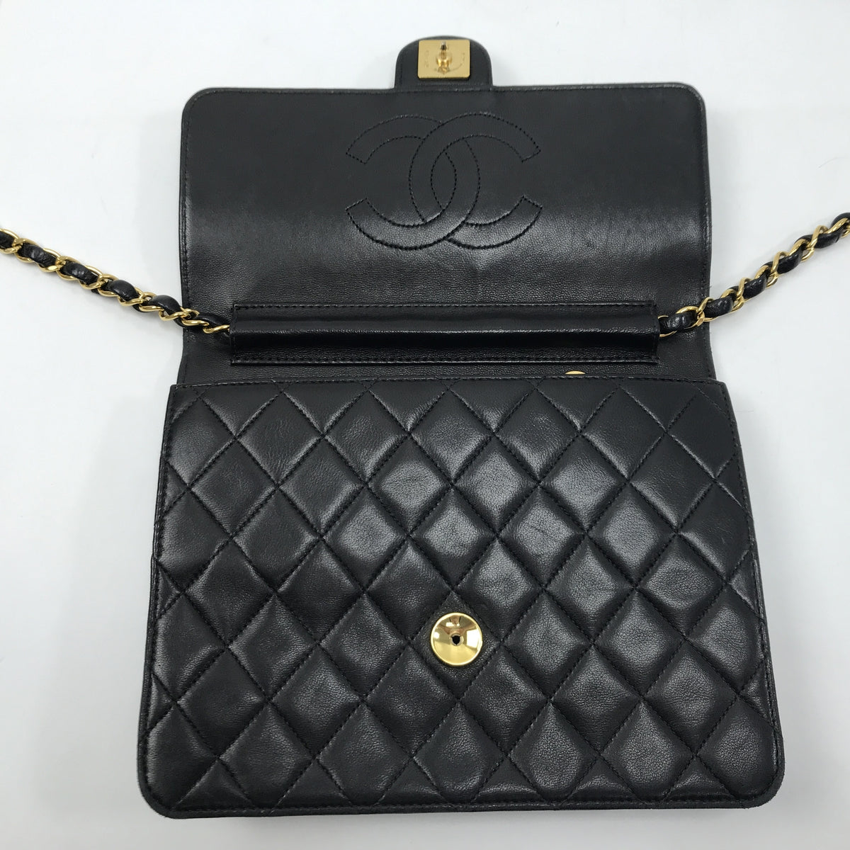 CHANEL ラムスキン マトラッセ チェーンショルダーバッグ ブラック