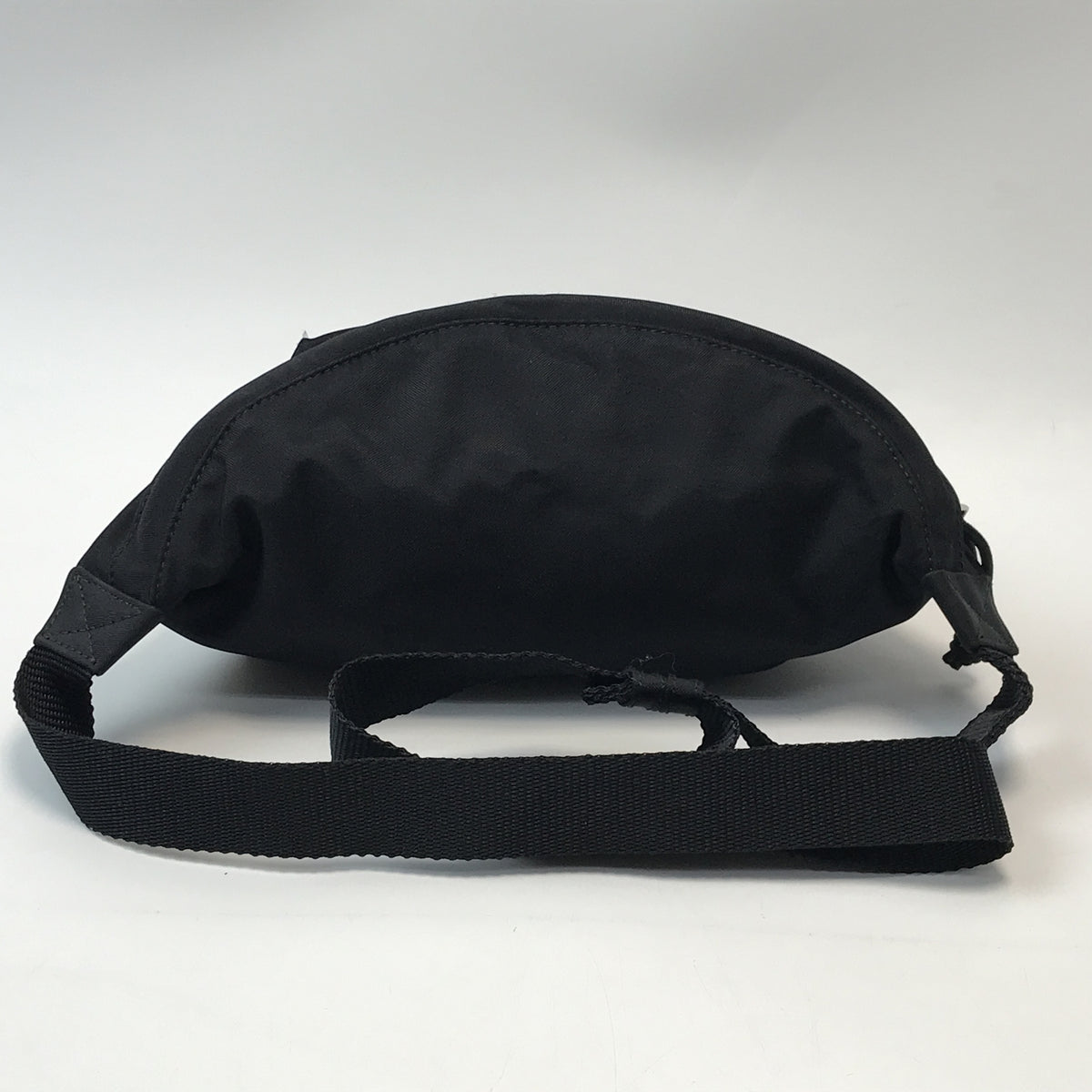 Balenciaga ウィール ナイロン ボディバッグ 533009