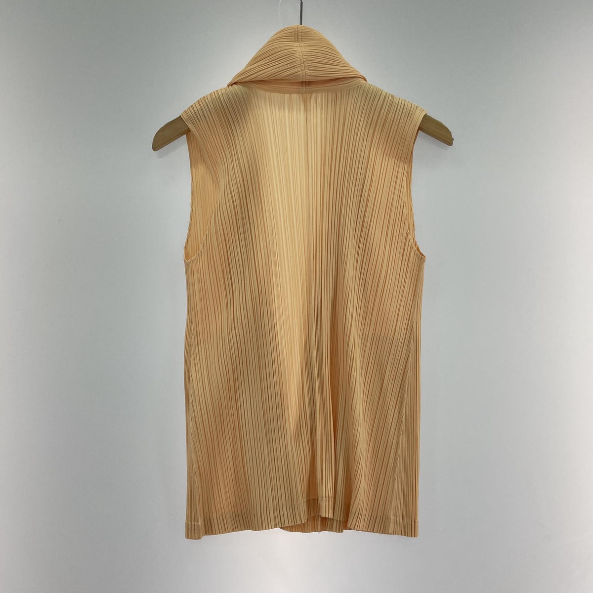 その他トップス PLEATS PLEASE ベスト　ベージュ ベージュ