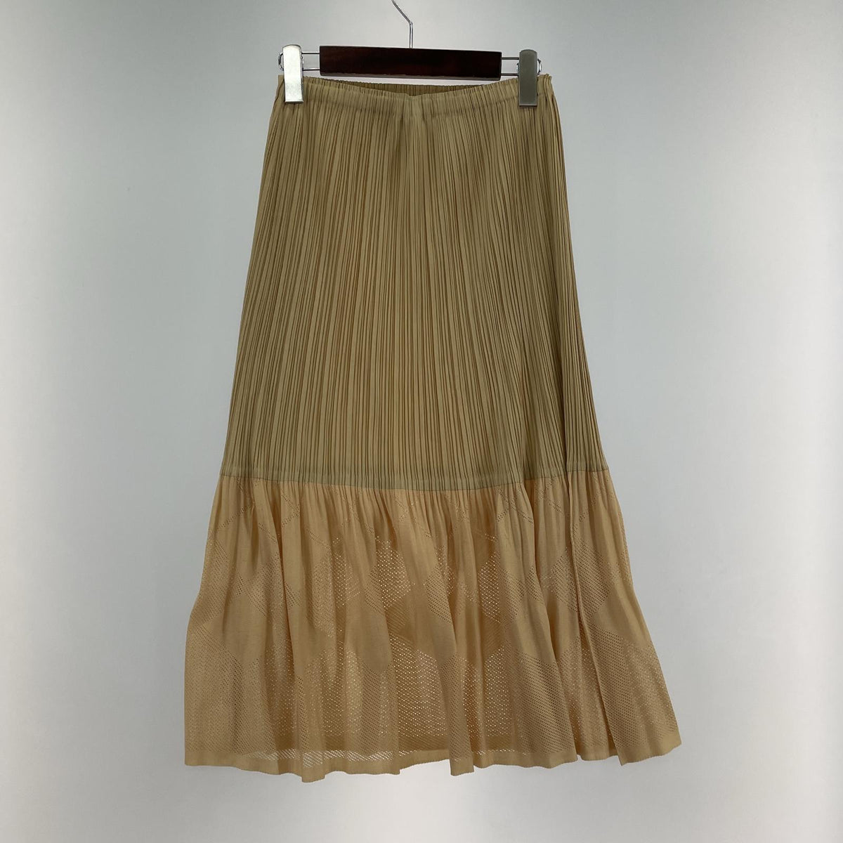 スカート PLEATS PLEASE ISSEY MIYAKE ﾌﾟﾘｰﾂｽｶｰﾄ ﾍﾞｰｼﾞｭ ベージュ