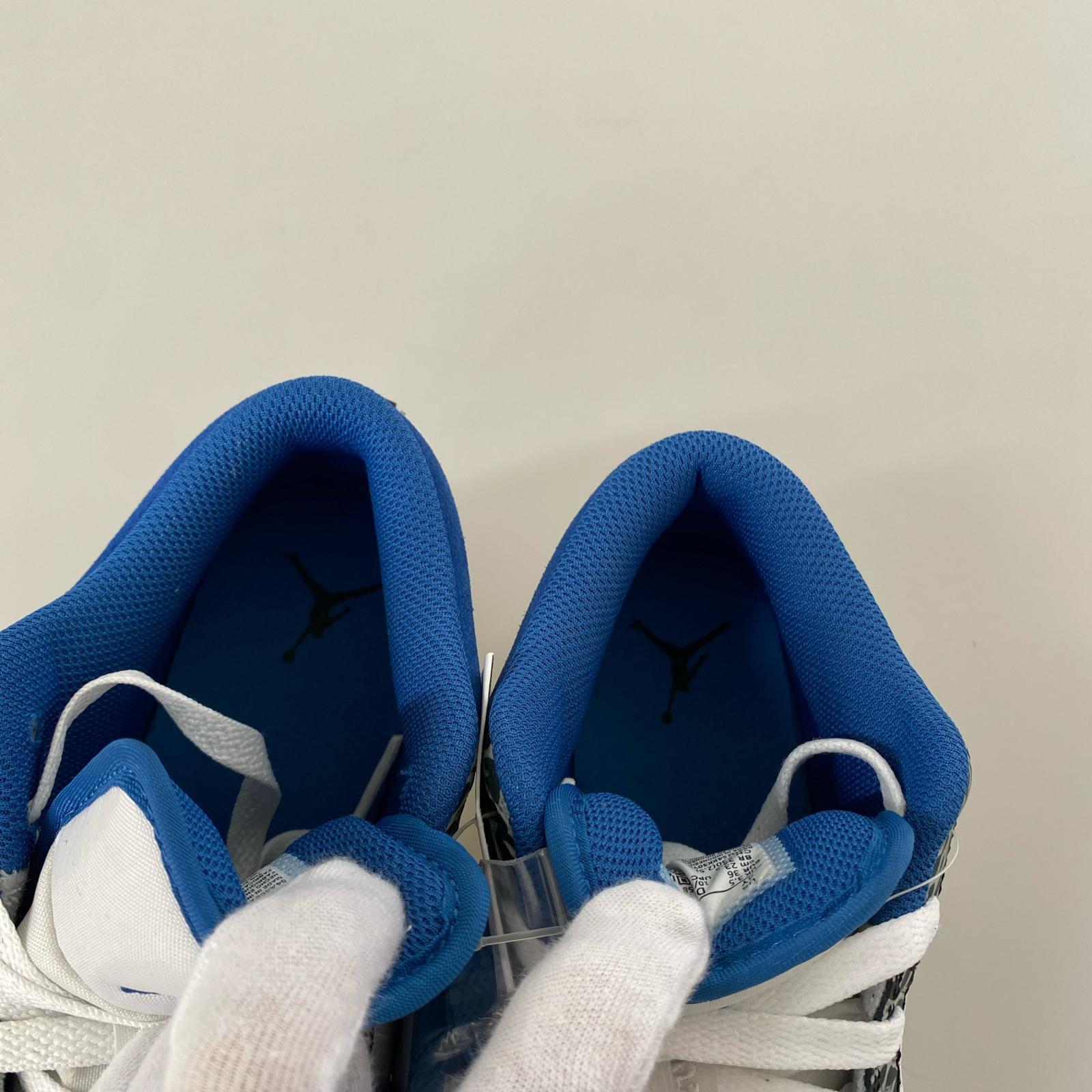 スニーカー AIR JORDAN 1 LOW SE GS TRUE BLUE/23cm