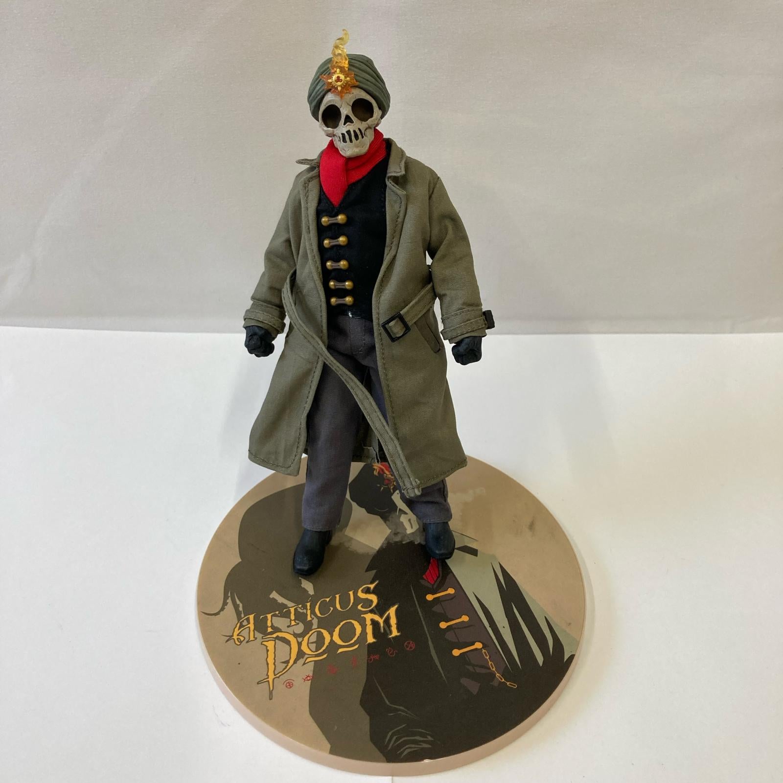 Mezco Atticus Doom フィギュア/グッズ