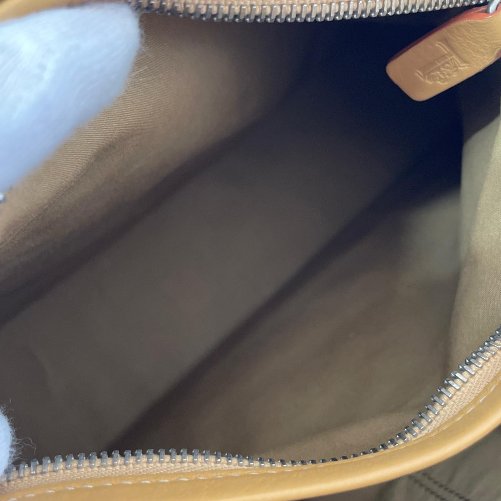 ショルダーバッグ モカシーノ 型押し レザー ベージュ